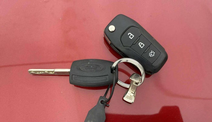 2016 Ford New Figo TITANIUM 1.5 PETROL AT, Petrol, Automatic, 37,881 km, Key Close Up