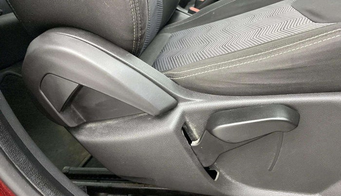 2016 Ford New Figo TITANIUM 1.5 PETROL AT, Petrol, Automatic, 37,881 km, Driver Side Adjustment Panel