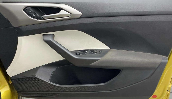 2023 Volkswagen TAIGUN HIGHLINE 1.0 TSI MT, Petrol, Manual, 15,306 km, Driver Side Door Panels Control
