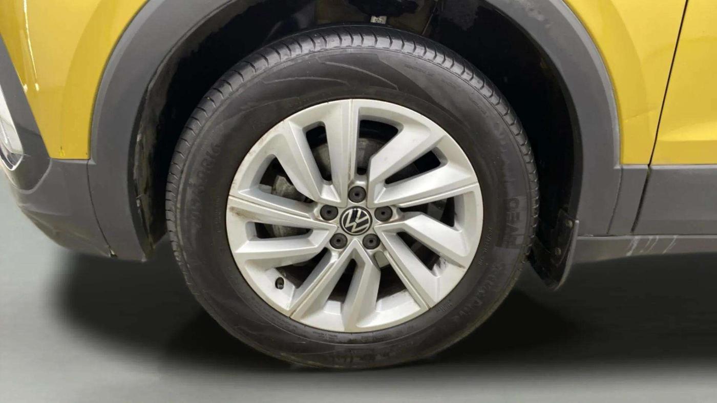 2023 Volkswagen TAIGUN HIGHLINE 1.0 TSI MT, Petrol, Manual, 15,442 km, Left Front Wheel