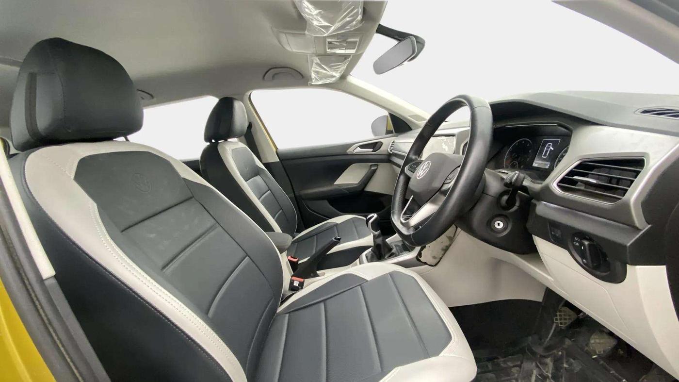 2023 Volkswagen TAIGUN HIGHLINE 1.0 TSI MT, Petrol, Manual, 15,442 km, Right Side Front Door Cabin