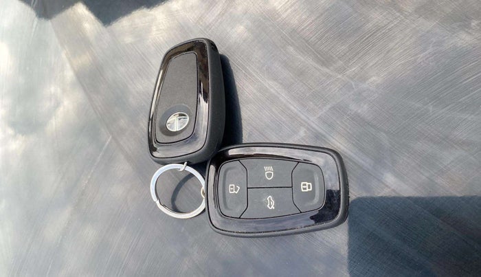 2022 Tata NEXON XZ PLUS PETROL DARK EDITION, Petrol, Manual, 46,537 km, Key Close Up