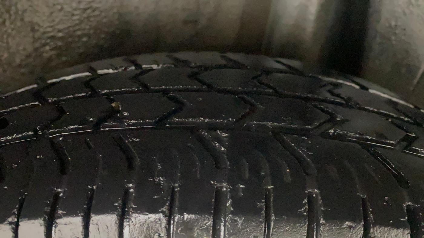 2015 Maruti Ritz VXI, Petrol, Manual, 61,787 km, Left Rear Tyre Tread