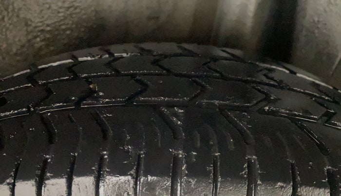 2015 Maruti Ritz VXI, Petrol, Manual, 61,787 km, Left Rear Tyre Tread