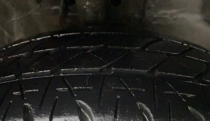 2015 Maruti Ritz VXI, Petrol, Manual, 61,787 km, Right Front Tyre Tread