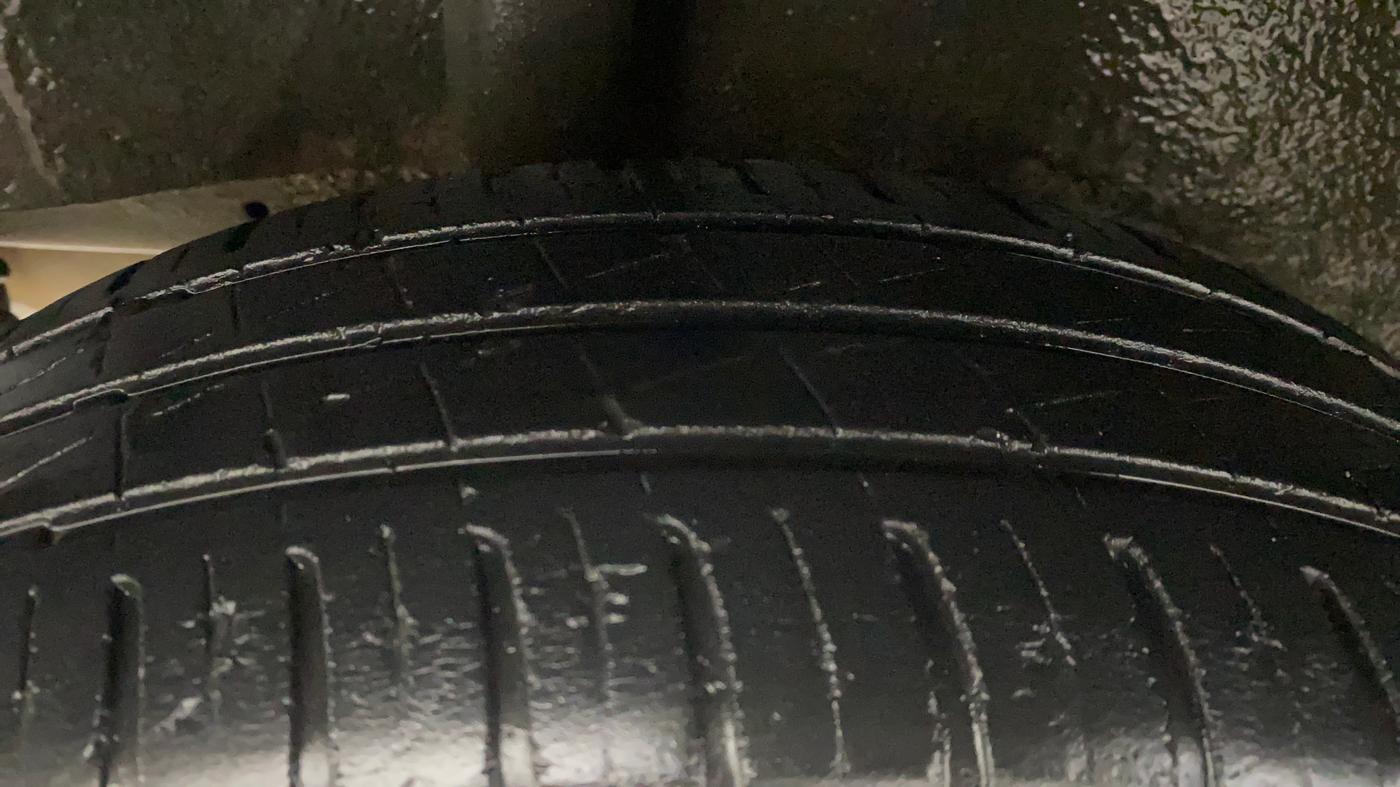 2015 Maruti Ritz VXI, Petrol, Manual, 61,787 km, Right Rear Tyre Tread