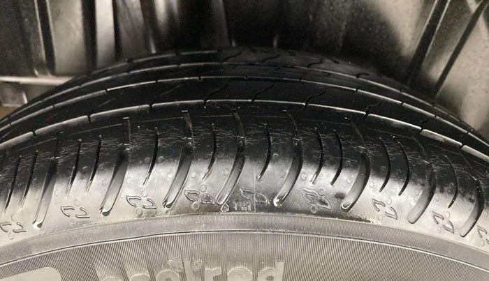 2023 Maruti XL6 ZETA MT, Petrol, Manual, 25,786 km, Right Rear Tyre Tread