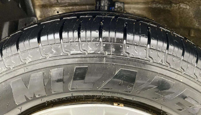 2014 Maruti Swift Dzire VXI, CNG, Manual, 58,561 km, Left Front Tyre Tread
