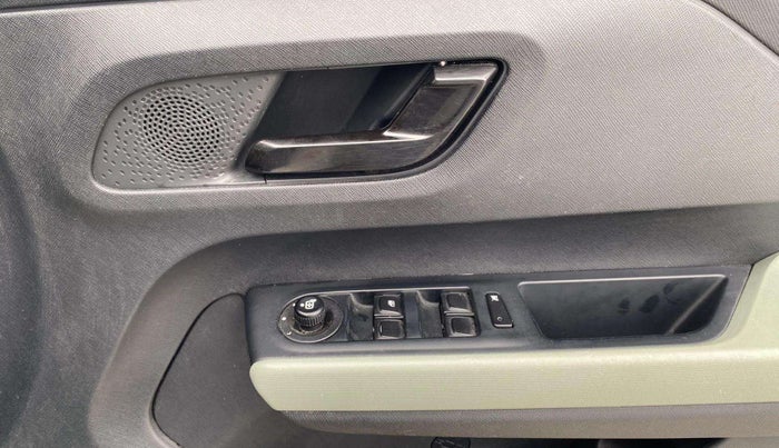 2023 Tata PUNCH ADVENTURE RHYTHM PACK MT, Petrol, Manual, 19,643 km, Driver Side Door Panels Control