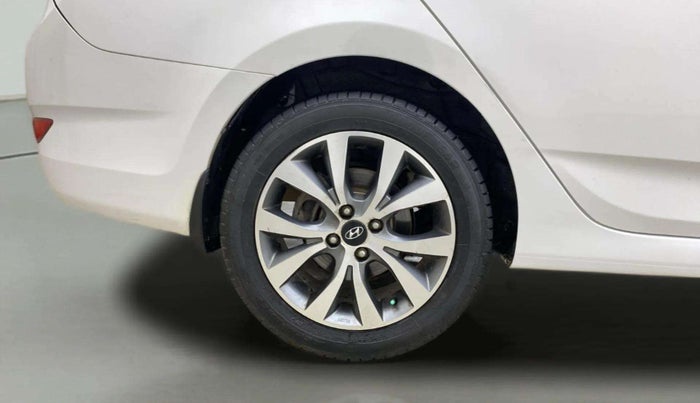 2014 Hyundai Verna FLUIDIC 1.6 VTVT SX OPT, Petrol, Manual, 91,081 km, Right Rear Wheel