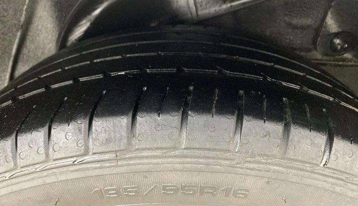 2014 Hyundai Verna FLUIDIC 1.6 VTVT SX OPT, Petrol, Manual, 91,081 km, Left Rear Tyre Tread