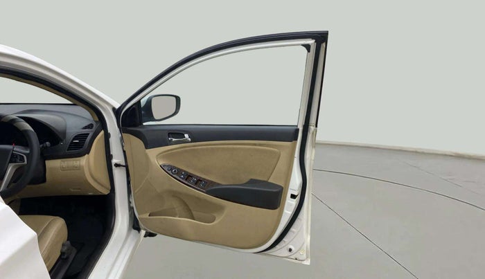 2014 Hyundai Verna FLUIDIC 1.6 VTVT SX OPT, Petrol, Manual, 91,081 km, RHS Front Door