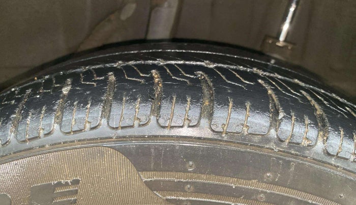 2015 Honda Brio VX AT, Petrol, Automatic, 55,243 km, Left Rear Tyre Tread