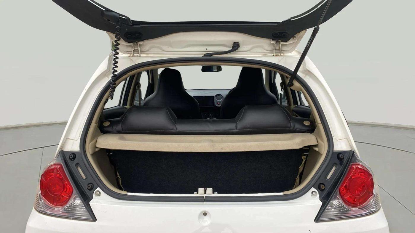 2015 Honda Brio VX AT, Petrol, Automatic, 55,243 km, Boot Inside