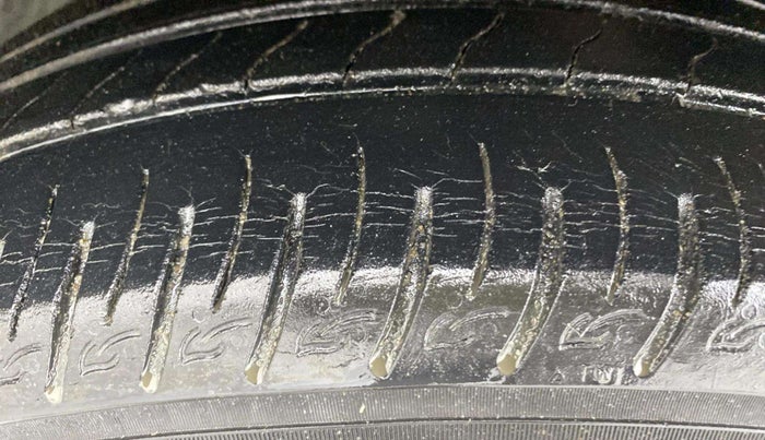 2019 Hyundai VENUE SX 1.0 (O) TURBO, Petrol, Manual, 76,373 km, Left Front Tyre Tread