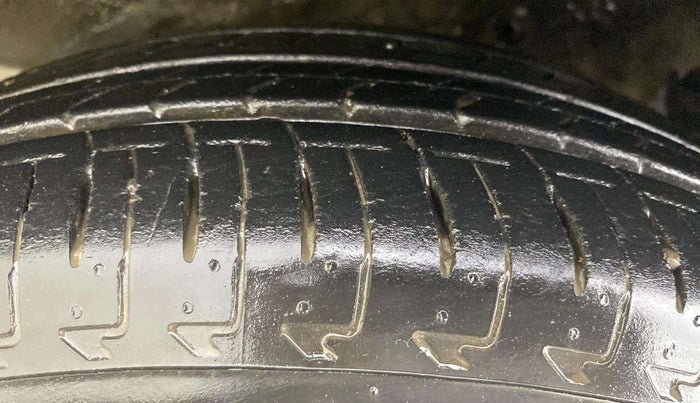 2017 Maruti IGNIS ZETA 1.2 AMT, Petrol, Automatic, 19,200 km, Right Front Tyre Tread