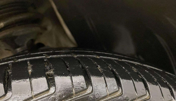 2022 Maruti New Wagon-R LXI CNG 1.0, CNG, Manual, 27,802 km, Right Front Tyre Tread
