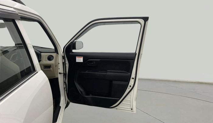 2022 Maruti New Wagon-R LXI CNG 1.0, CNG, Manual, 27,802 km, RHS Front Door