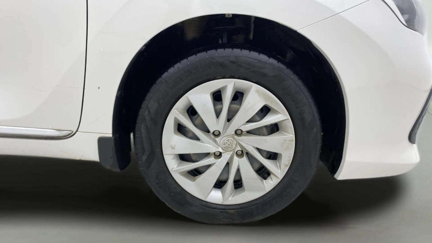 2023 Toyota Glanza S E-CNG, CNG, Manual, 42,448 km, Right Front Wheel