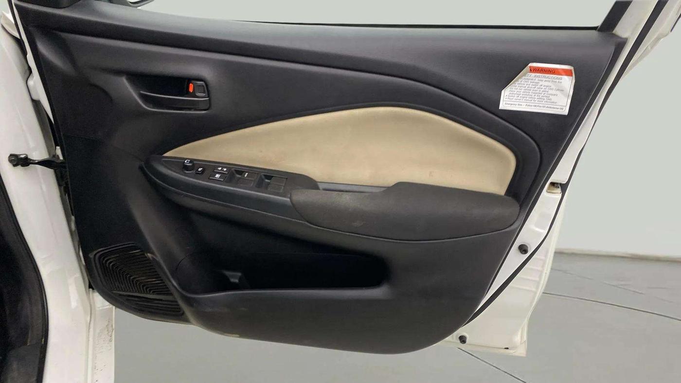 2023 Toyota Glanza S E-CNG, CNG, Manual, 42,448 km, Driver Side Door Panels Control
