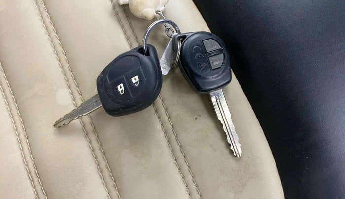 2023 Toyota Glanza S E-CNG, CNG, Manual, 42,448 km, Key Close Up