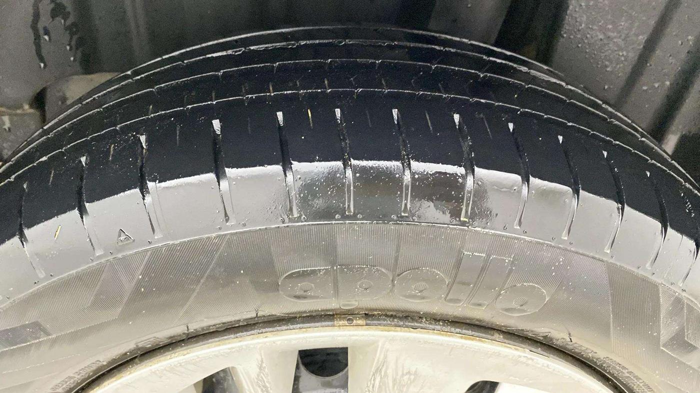 2023 Toyota Glanza S E-CNG, CNG, Manual, 42,448 km, Left Rear Tyre Tread