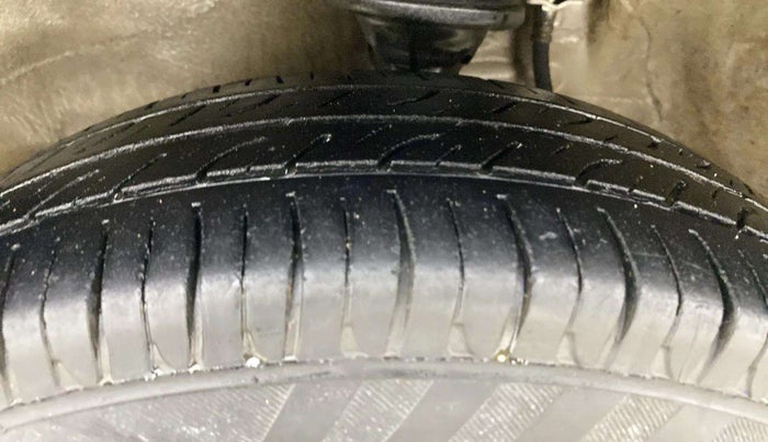 2016 Maruti Alto 800 LXI, Petrol, Manual, 56,172 km, Left Front Tyre Tread