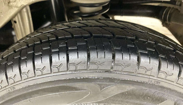 2016 Maruti Alto 800 LXI, Petrol, Manual, 56,172 km, Left Rear Tyre Tread