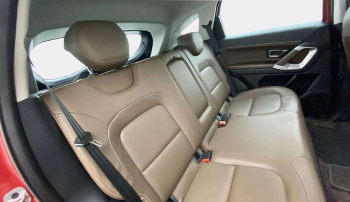 2021 Tata Harrier XZA 2.0L, Diesel, Automatic, 60,576 km, Right Side Rear Door Cabin