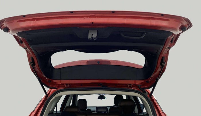 2021 Tata Harrier XZA 2.0L, Diesel, Automatic, 60,576 km, Boot Door Open