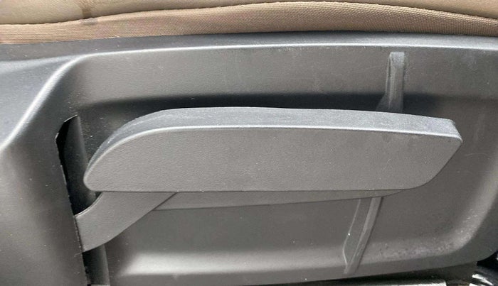 2021 Tata Harrier XZA 2.0L, Diesel, Automatic, 60,576 km, Driver Side Adjustment Panel