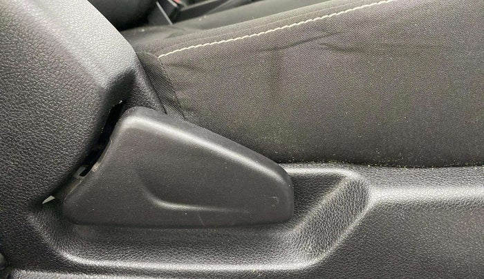 2020 Renault Kwid RXL, Petrol, Manual, 67,300 km, Driver Side Adjustment Panel