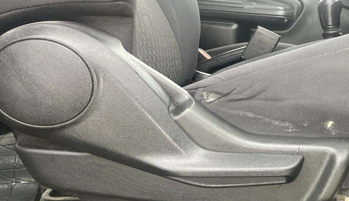 2022 Maruti Celerio VXI CNG, CNG, Manual, 36,450 km, Driver Side Adjustment Panel