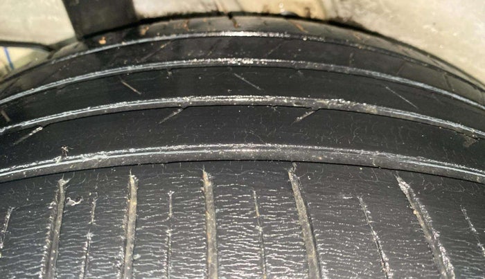 2019 Hyundai VENUE SX PLUS 1.0 TURBO DCT, Petrol, Automatic, 33,453 km, Right Rear Tyre Tread