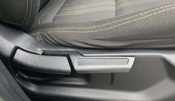 2019 Hyundai VENUE SX PLUS 1.0 TURBO DCT, Petrol, Automatic, 33,453 km, Driver Side Adjustment Panel