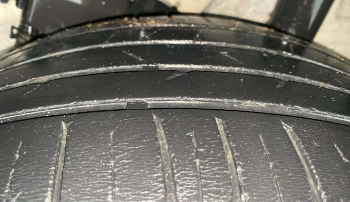 2019 Hyundai VENUE SX PLUS 1.0 TURBO DCT, Petrol, Automatic, 33,453 km, Left Rear Tyre Tread