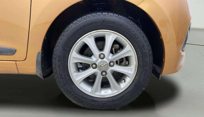 2014 Hyundai Grand i10 ASTA AT 1.2 KAPPA VTVT, Petrol, Automatic, 40,833 km, Right Front Wheel