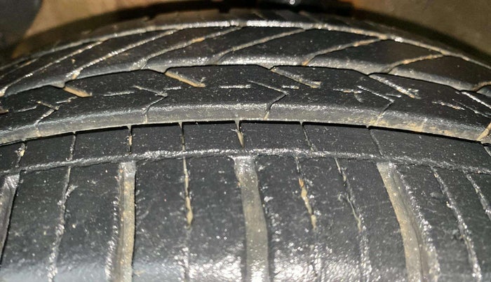 2014 Hyundai Grand i10 ASTA AT 1.2 KAPPA VTVT, Petrol, Automatic, 40,833 km, Left Front Tyre Tread
