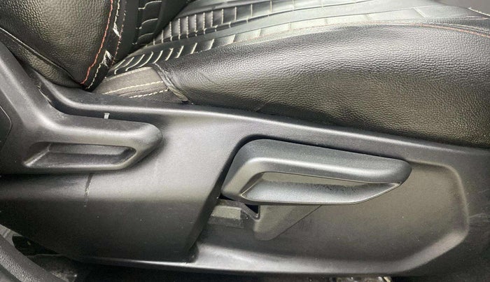 2020 Tata Tiago XZ PLUS PETROL, Petrol, Manual, 72,286 km, Driver Side Adjustment Panel