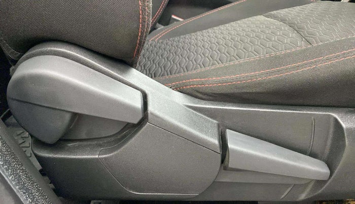 2022 Renault Kiger RXZ AMT, Petrol, Automatic, 36,251 km, Driver Side Adjustment Panel