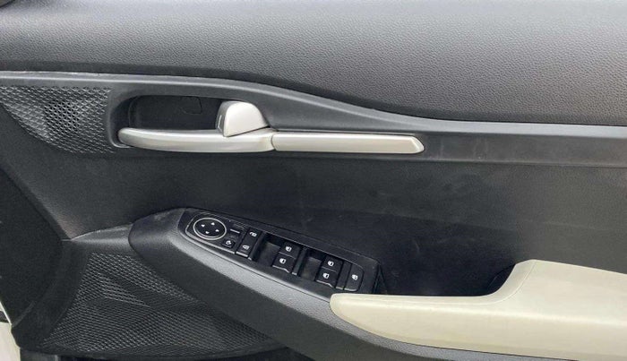 2023 KIA SELTOS HTK PLUS 1.5 IMT, Petrol, Manual, 16,037 km, Driver Side Door Panels Control