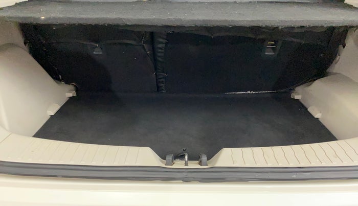 2023 Mahindra XUV300 W8 1.2 PETROL, Petrol, Manual, 9,432 km, Boot Inside