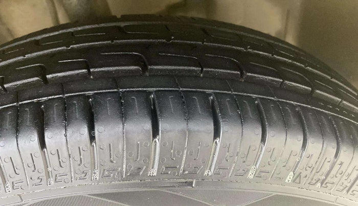 2015 Datsun Go Plus T, Petrol, Manual, 1,17,025 km, Left Rear Tyre Tread