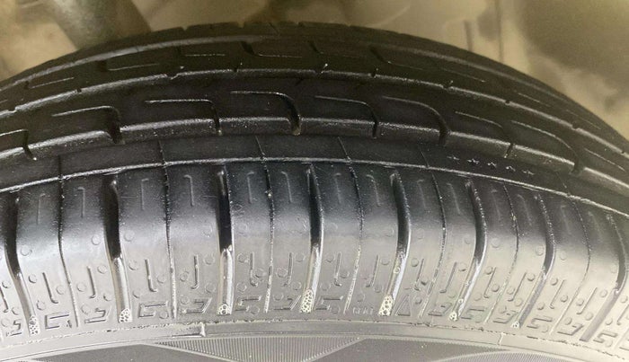 2015 Datsun Go Plus T, Petrol, Manual, 1,17,025 km, Right Rear Tyre Tread