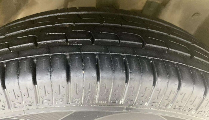 2015 Datsun Go Plus T, Petrol, Manual, 1,17,025 km, Right Front Tyre Tread