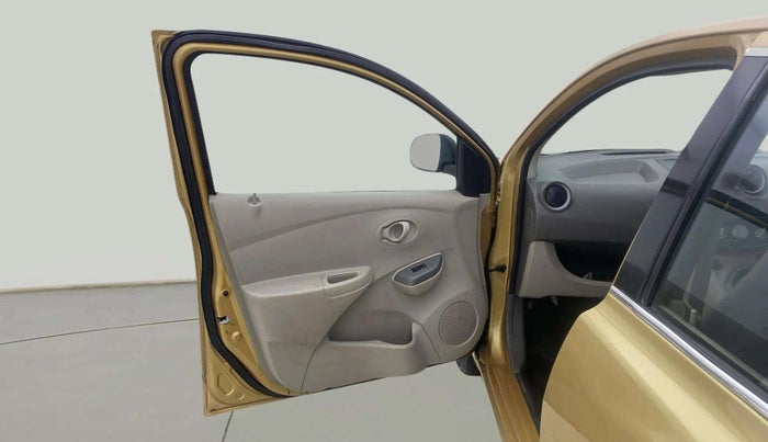 2015 Datsun Go Plus T, Petrol, Manual, 1,17,025 km, LHS Front Door