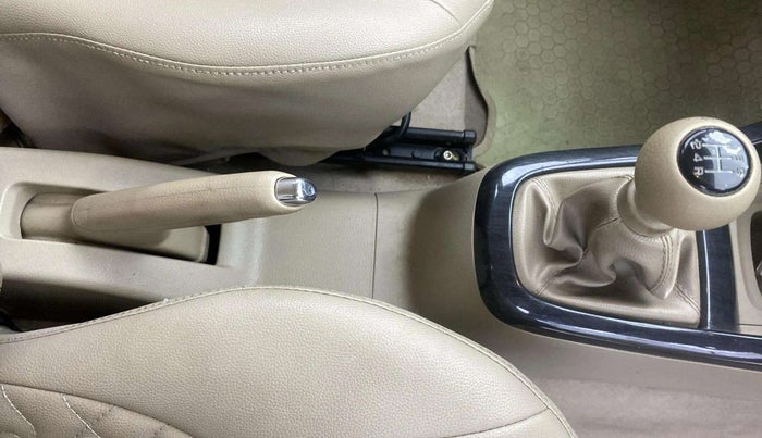 2013 Maruti Ertiga VXI, Petrol, Manual, 34,707 km, Gear Lever
