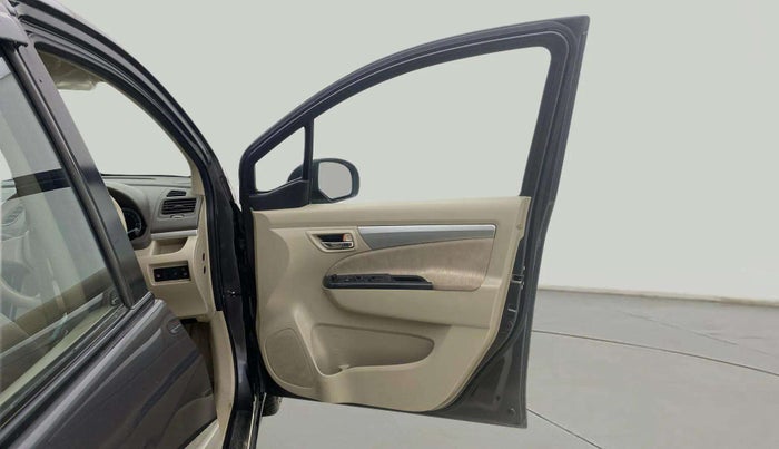 2013 Maruti Ertiga VXI, Petrol, Manual, 34,707 km, RHS Front Door