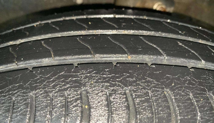 2017 Maruti Celerio ZXI AMT (O), Petrol, Automatic, 88,071 km, Left Front Tyre Tread