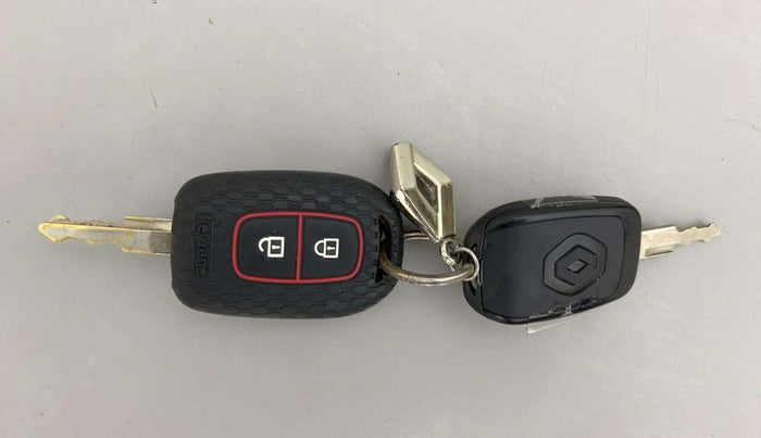 2023 Renault Kwid RXT 1.0, Petrol, Manual, 17,688 km, Key Close Up